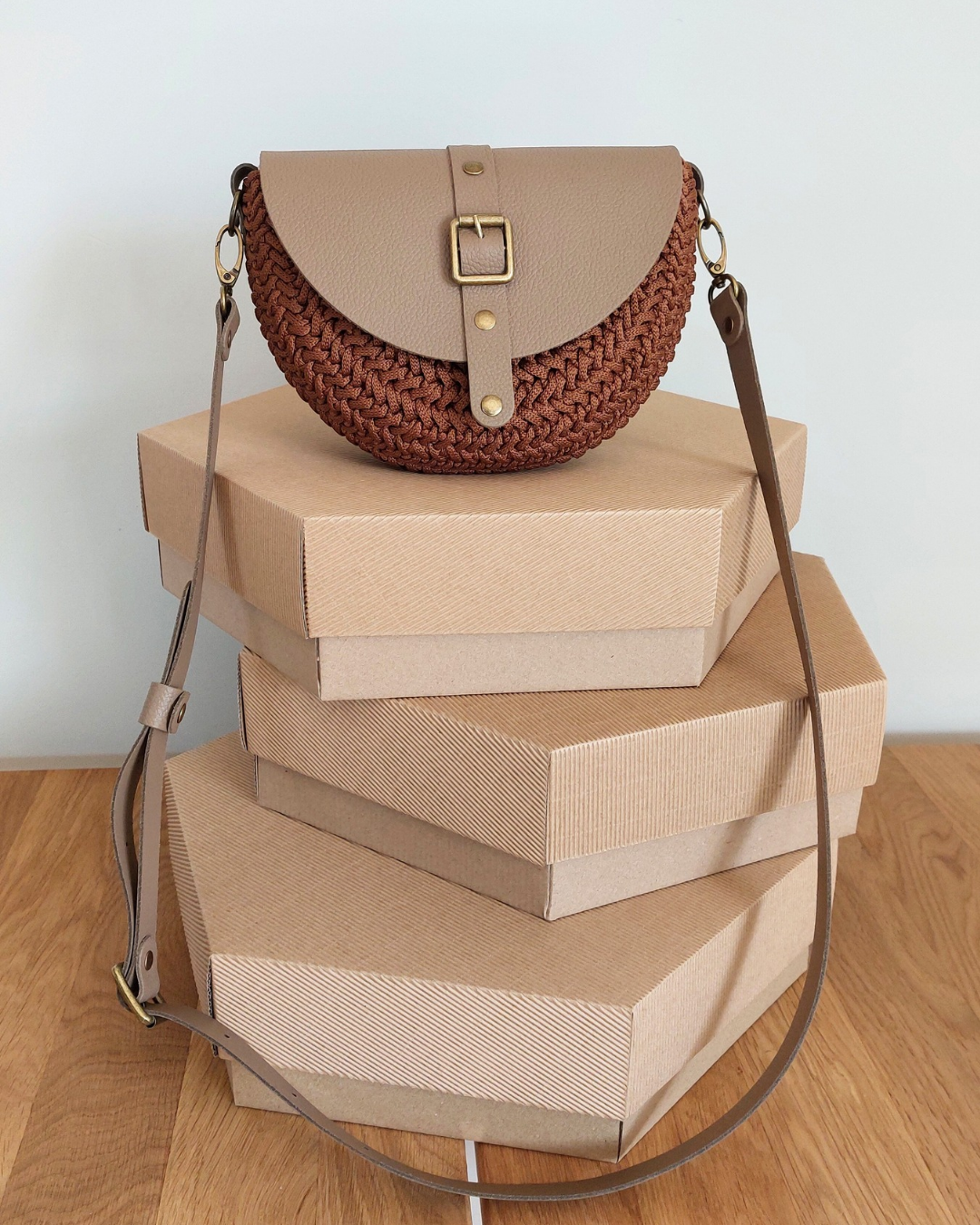 TOREBKA MIA – CYNAMON WYKOŃCZENIE KAWA – PASEK REGULOWANY - obrazek 3