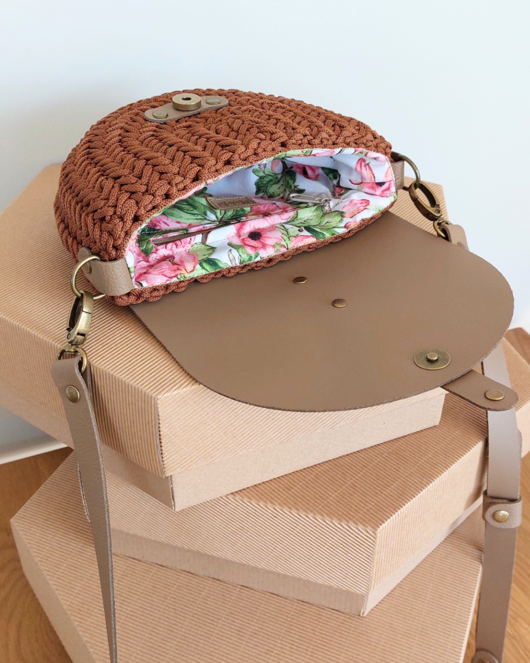 TOREBKA MIA – CYNAMON WYKOŃCZENIE KAWA – PASEK REGULOWANY - obrazek 4