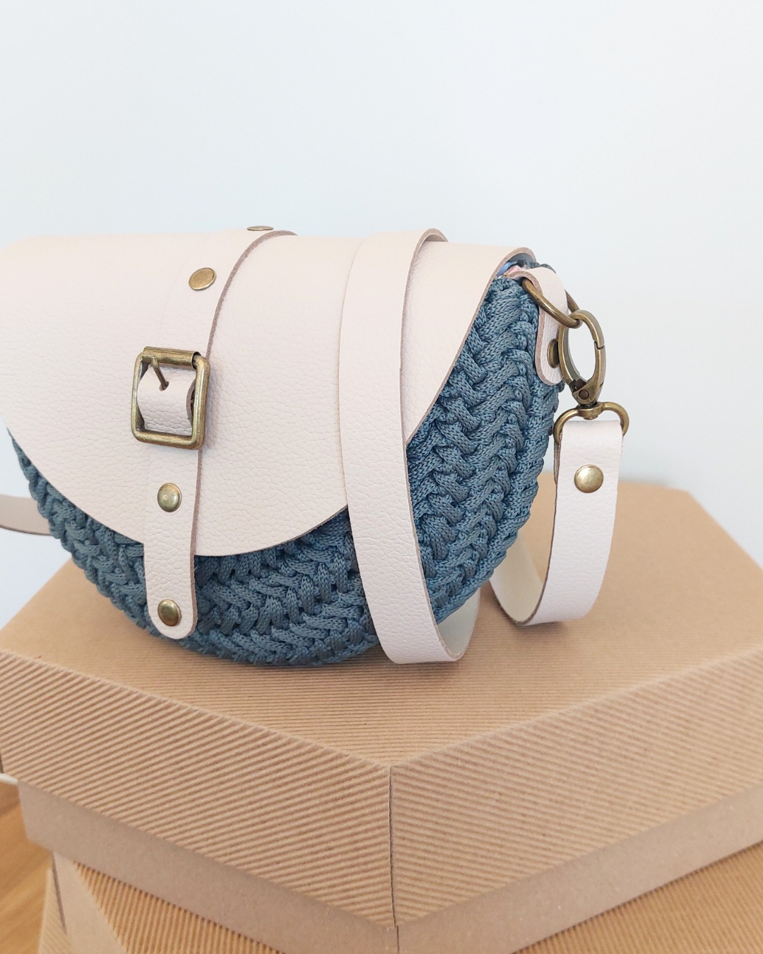 TOREBKA MIA – SZAŁWIA WYKOŃCZENIE JASNY BEŻ – PASEK REGULOWANY - obrazek 3