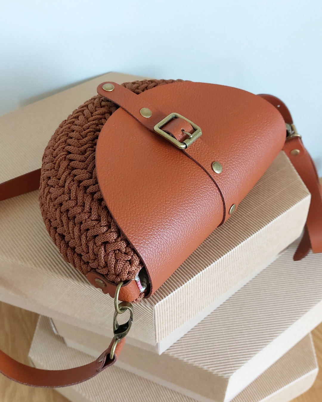 TOREBKA MIA – CYNAMON WYKOŃCZENIE KONIAK – PASEK REGULOWANY - obrazek 2