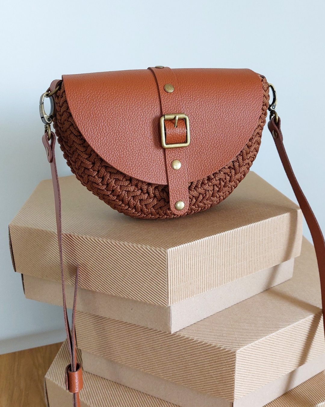 TOREBKA MIA – CYNAMON WYKOŃCZENIE KONIAK – PASEK REGULOWANY - obrazek 5