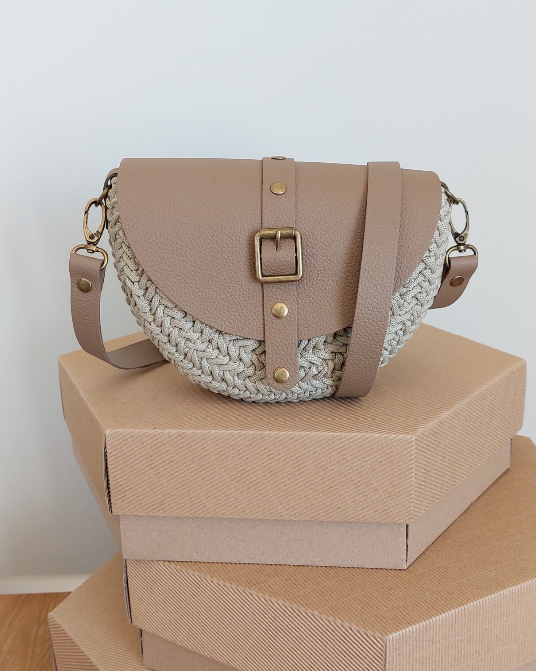 TOREBKA MIA – LNIANY WYKOŃCZENIE KAWA – PASEK REGULOWANY