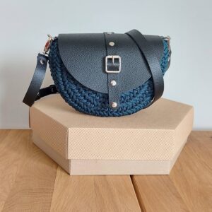 TOREBKA MIA SKÓRA NATURALNA CZARNY SZNUREK JODŁA – PASEK REGULOWANY