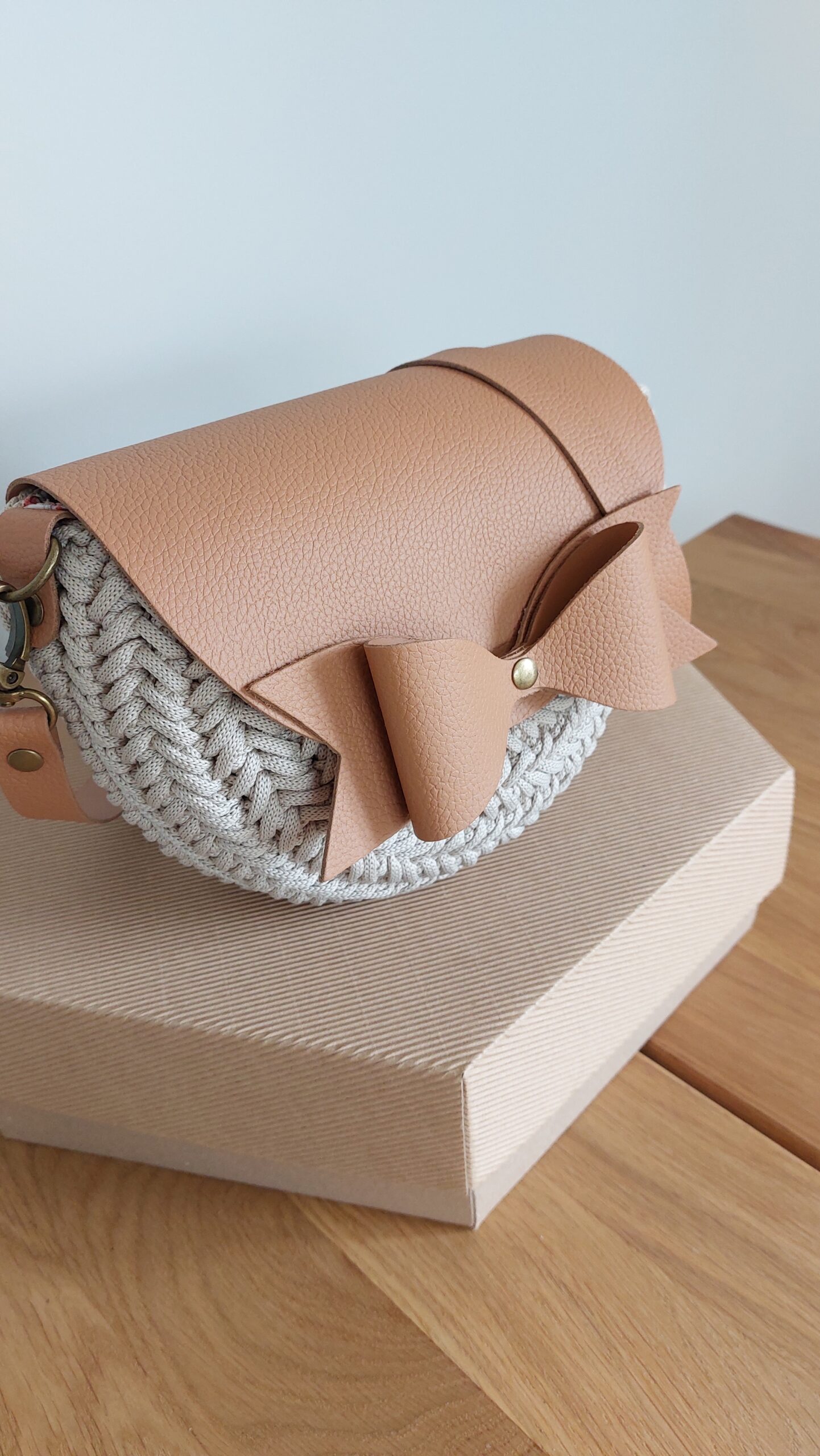 TOREBKA MIA KOKARDKA SKÓRA NATURALNA BISZKOPT SZNUREK IVORY – PASEK REGULOWANY - obrazek 4